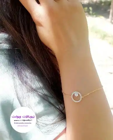 دستبند زنانه نگین دار برند ژوپینگ کد ۱۳۵۵