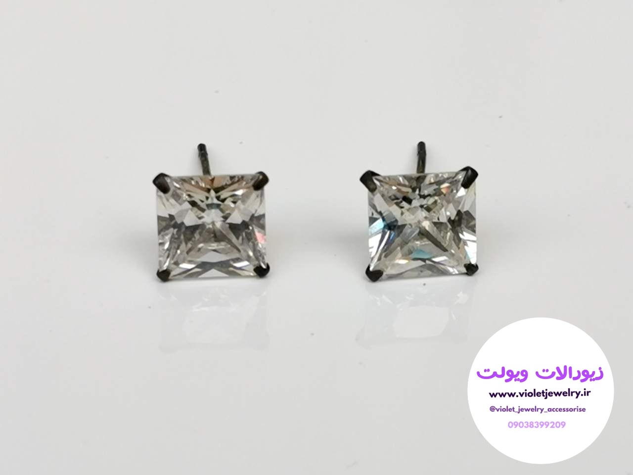 گوشواره دخترانه و زنانه نقره ایتالیایی میخی تک نگین مربعی  کد ۰۱۸وزن ۱.۸ گرم
