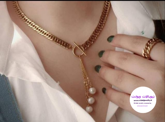 گردنبند زنانه کارتیر با آویز مروارید و انگشتر کارتیر کد ۱۲۲۰۲